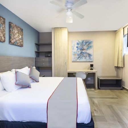 Bfh Attraction Deluxe Hotel Playa del Carmen Exteriör bild