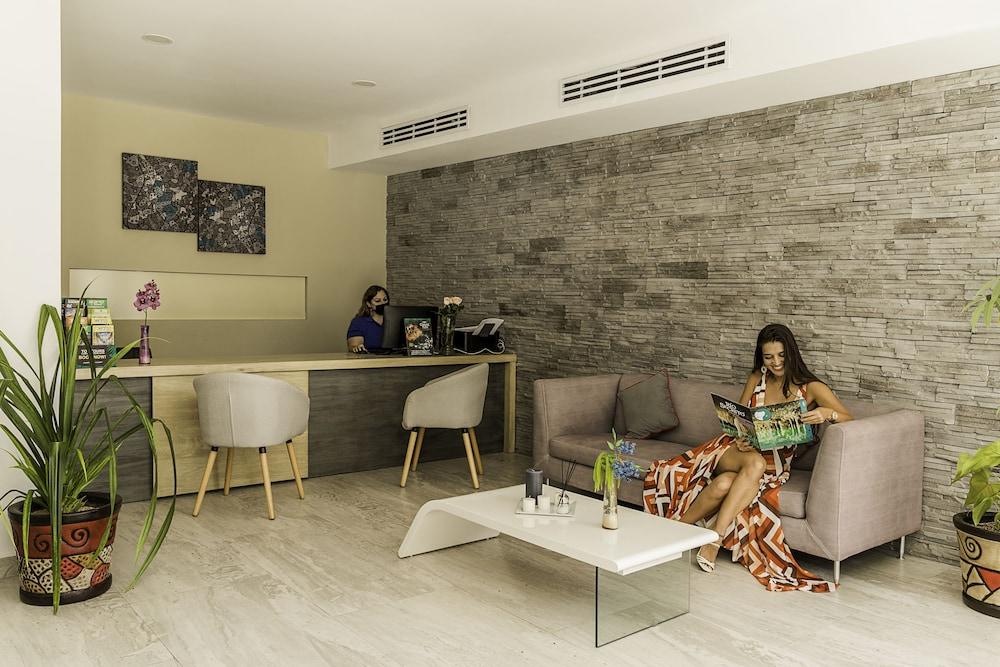 Bfh Attraction Deluxe Hotel Playa del Carmen Exteriör bild