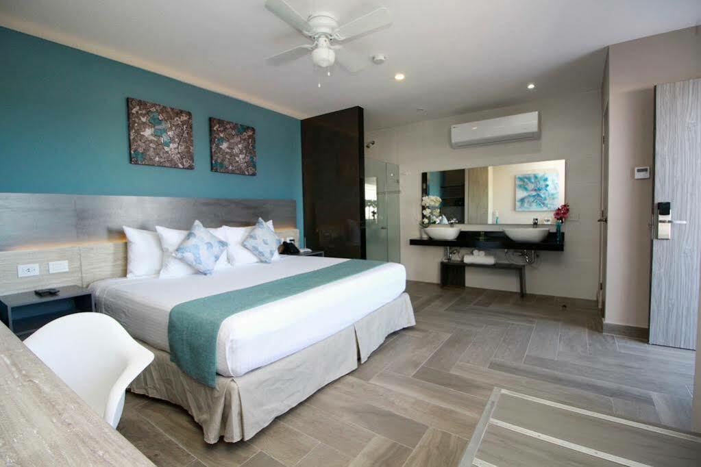 Bfh Attraction Deluxe Hotel Playa del Carmen Exteriör bild