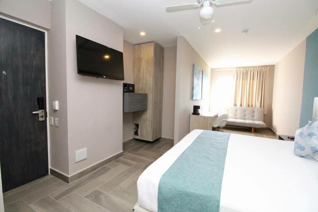 Bfh Attraction Deluxe Hotel Playa del Carmen Exteriör bild