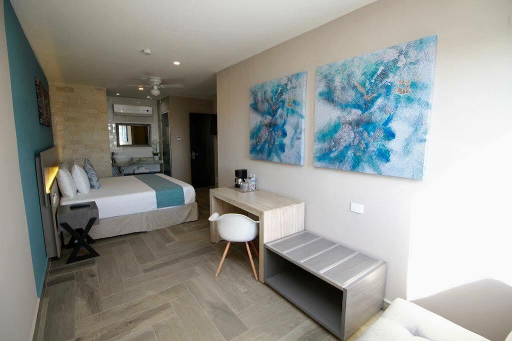 Bfh Attraction Deluxe Hotel Playa del Carmen Exteriör bild