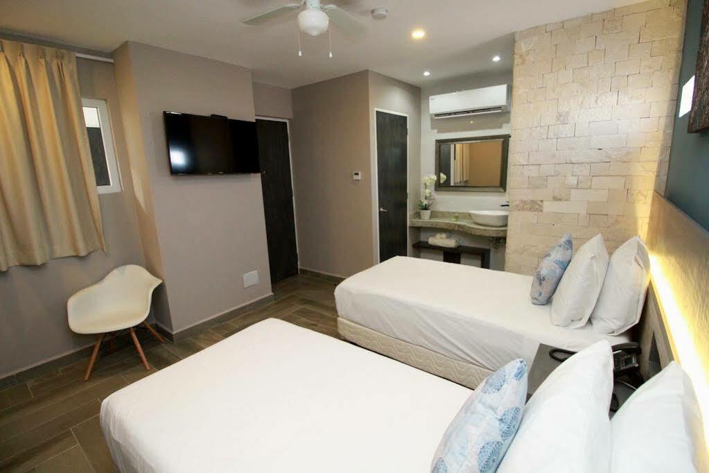 Bfh Attraction Deluxe Hotel Playa del Carmen Exteriör bild