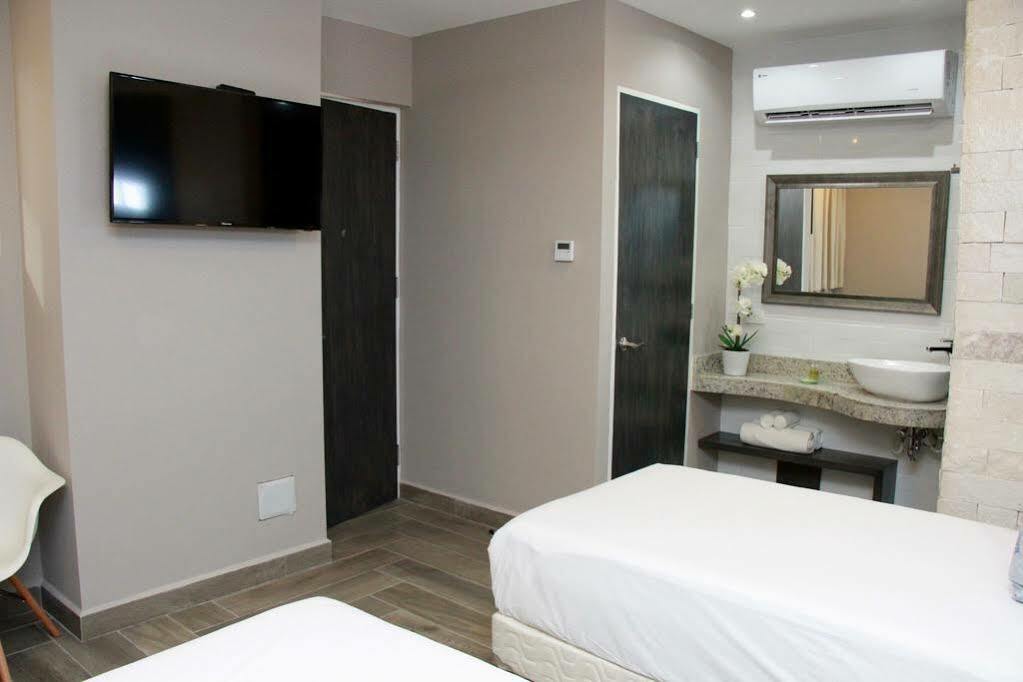 Bfh Attraction Deluxe Hotel Playa del Carmen Exteriör bild