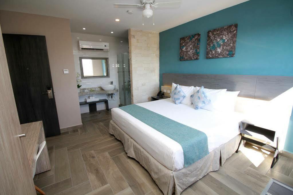 Bfh Attraction Deluxe Hotel Playa del Carmen Exteriör bild